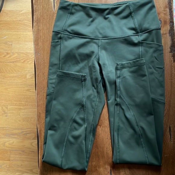 Victoria's Secret Pants - Victoria’s Secret Victoria Sport Knockout Tight Leggings in Olive Size XS